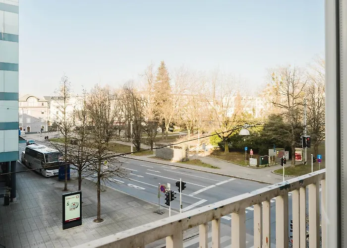 Feworld Living - Center شقة