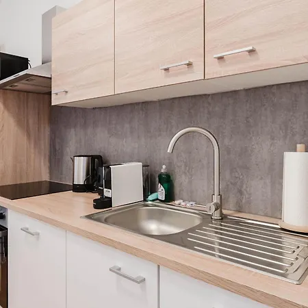 Feworld Living - Center Апартаменты